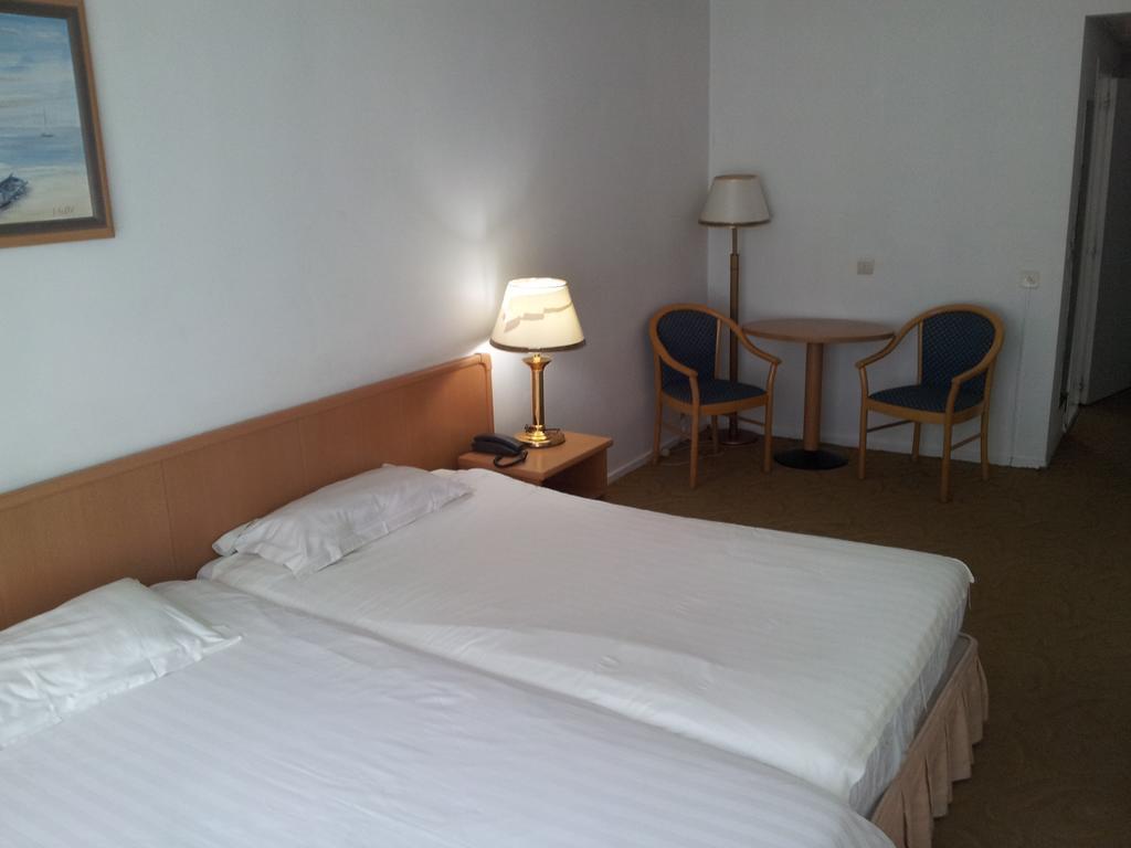 Hotel Keyserlei Antwerpen Zimmer foto